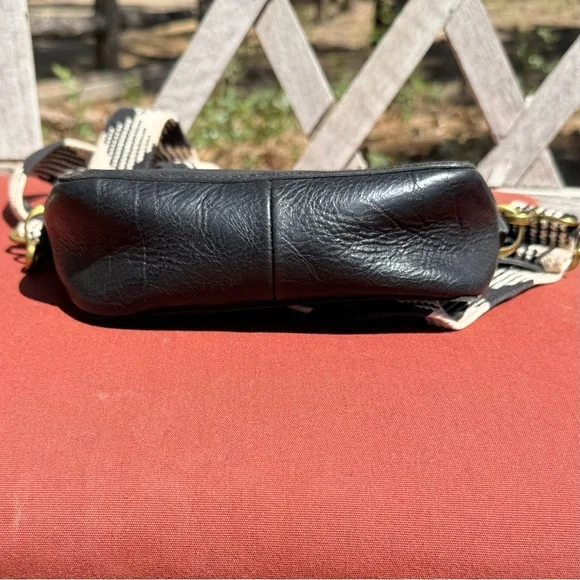 EUC Madewell Black Leather Transport Camera Bag Crossbody - Picture 8 of 9